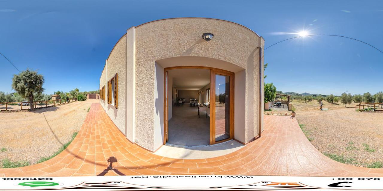 Agriturismo Il Vecchio Olivo Кастаньєто-Кардуччі Екстер'єр фото